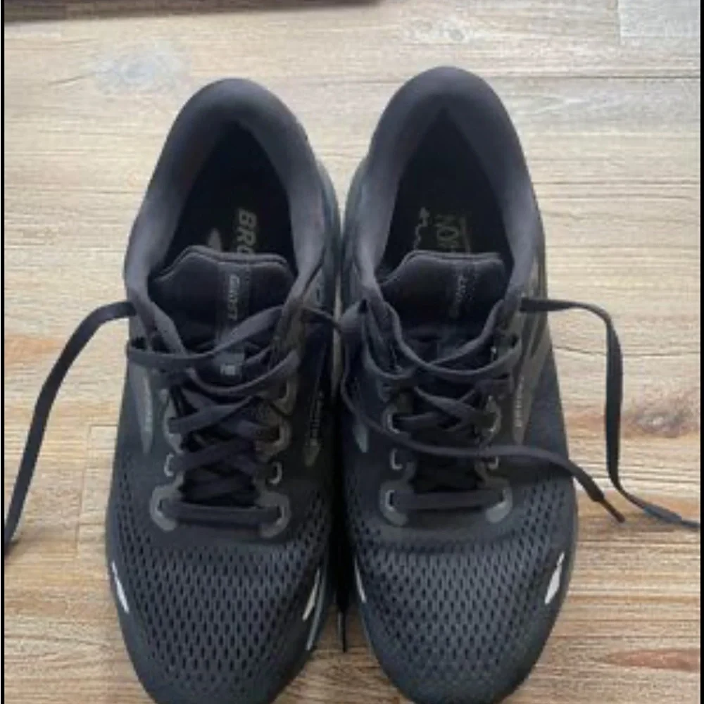 Brooks Women’s Ghost 15 running sneakers - Picture 2 of 5